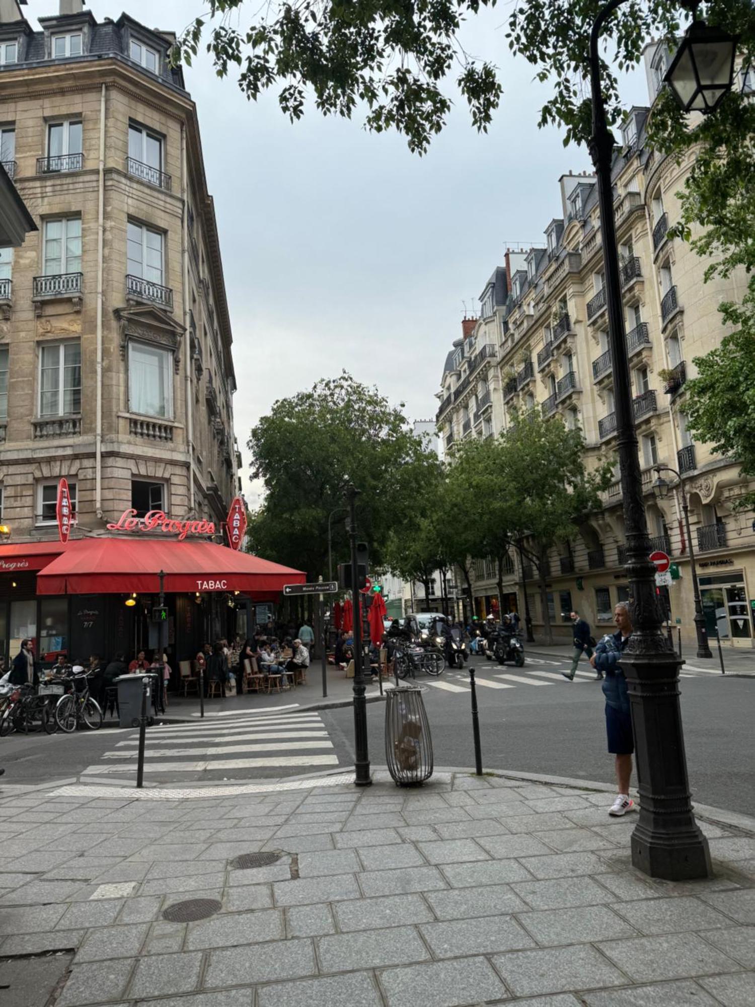 Appartement Typique Parisien Au Coeur Du Marais Extérieur photo