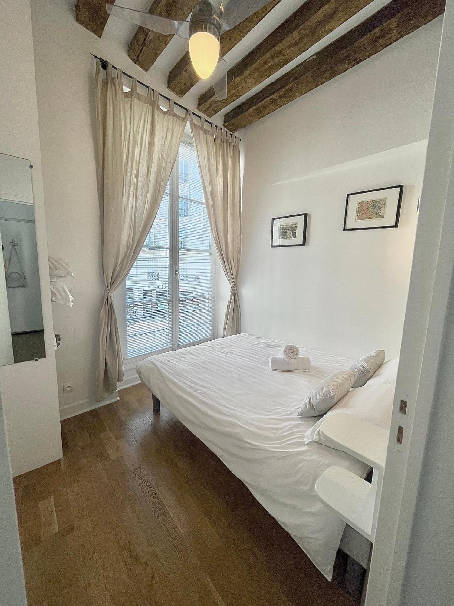 Appartement Typique Parisien Au Coeur Du Marais Extérieur photo